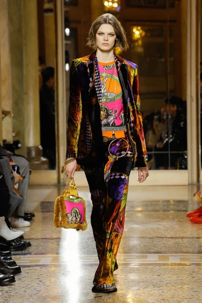 Look 39